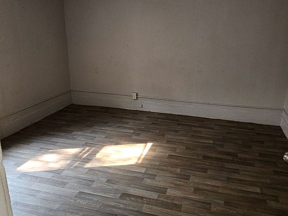 4th image of 215 N 6th St #2
