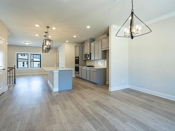 4th image of 1632 Switchgrass Ave