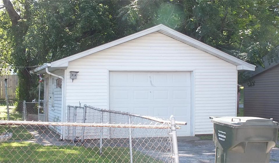 2nd image of 444 W Noel Ave