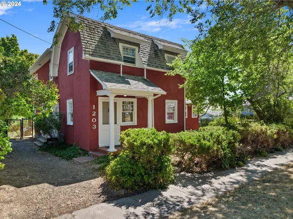 1203 Oak St, La Grande, OR 97850
