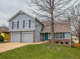 12474 S Twilight Ln, Olathe, KS 66062