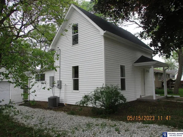 220 S 5th St, Eagle, NE 68347