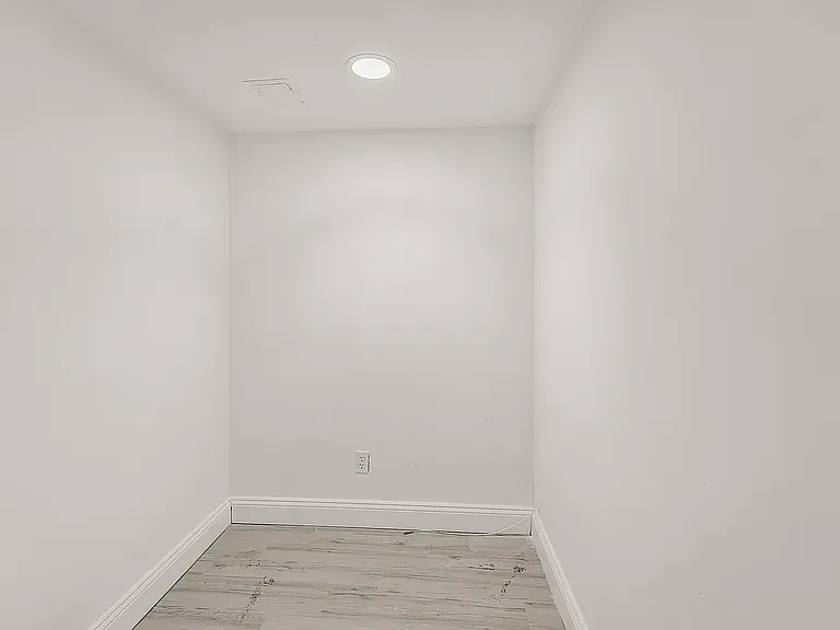 851 Hart St #L — Photo 12