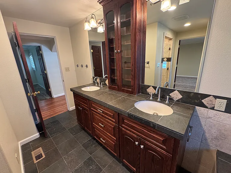 255 Circle Dr — Photo 17