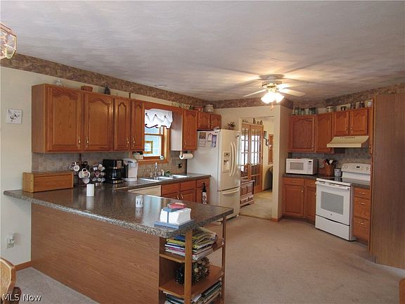 5th image of 59795 Westwind Ln