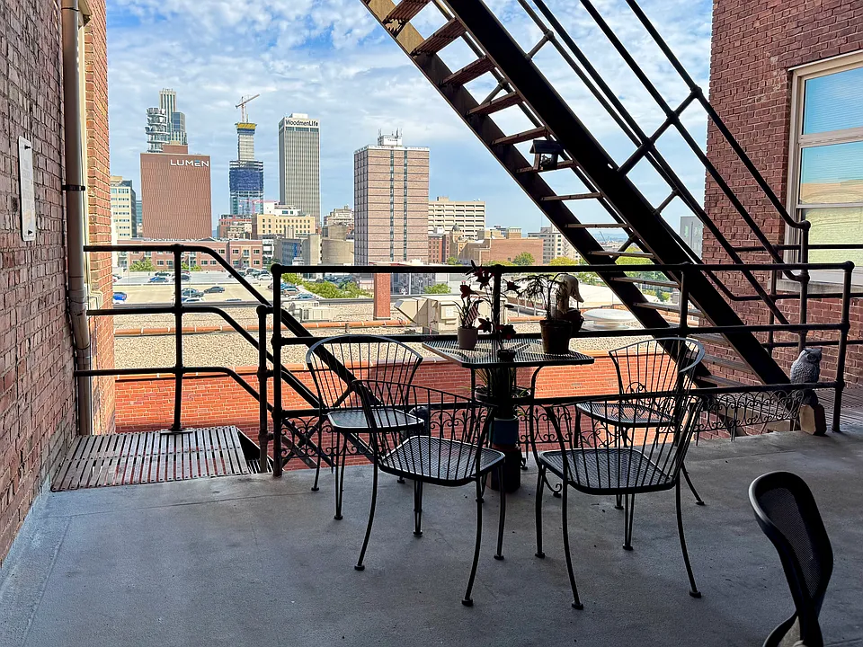 Fifth Avenue Apartments