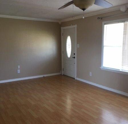 3rd image of 1901 NW 39th St