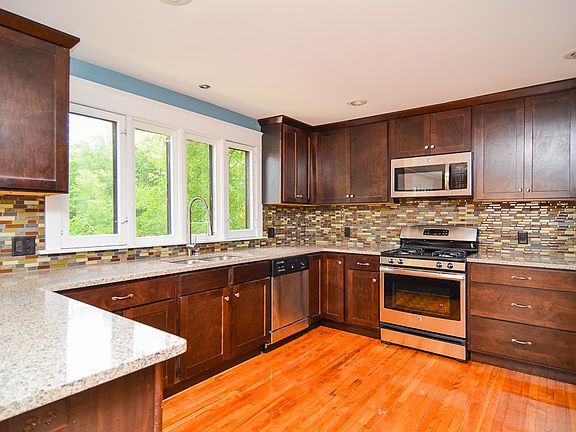 3rd image of 600 Union Ave SE