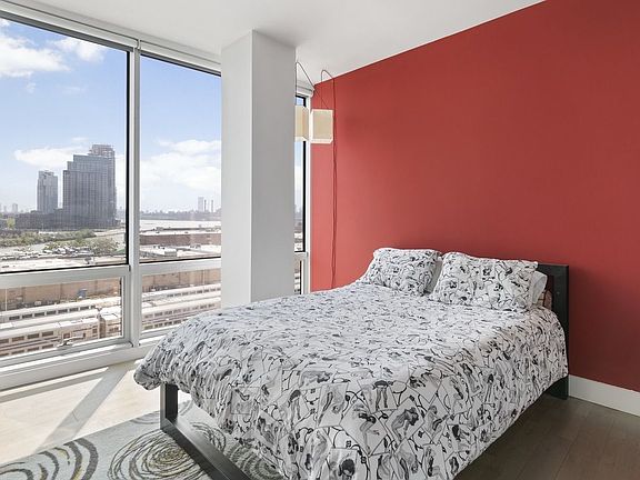 3rd image of 525 Borden Ave #6F