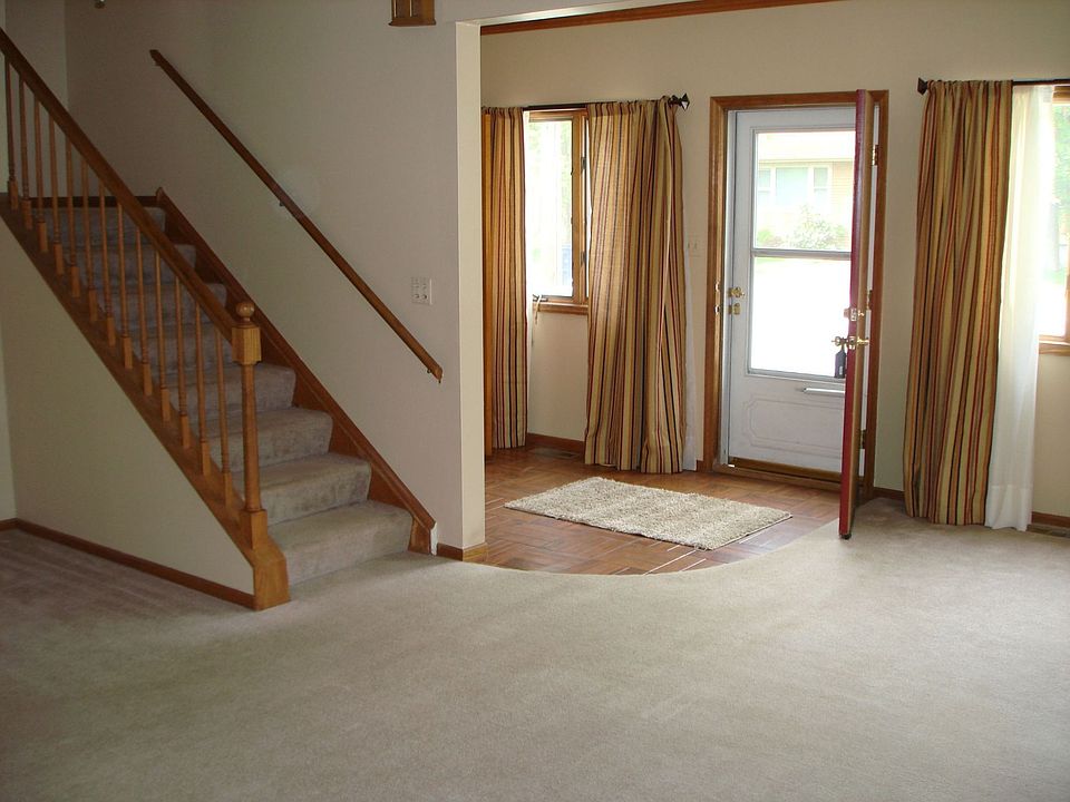 2nd image of 123 Beauteau St