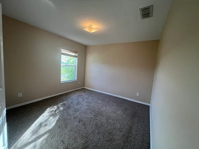9785 Bennington Chase Dr — Photo 13