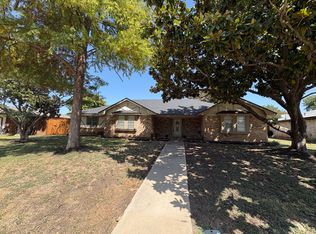 1025 Clover Dale Ln, Desoto, TX 75115