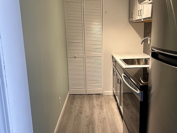 4th image of 910 Northernview St #3