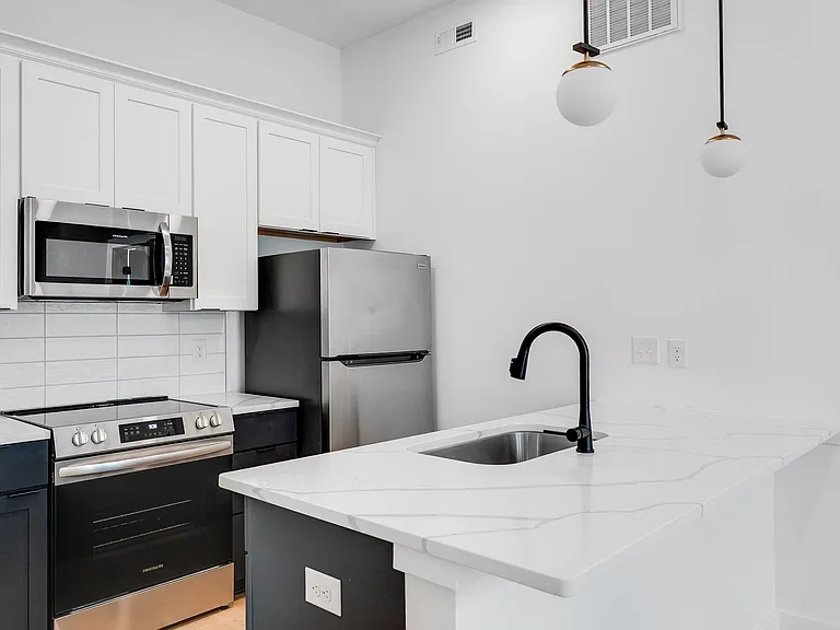 3308 E Marshall St — Photo 7