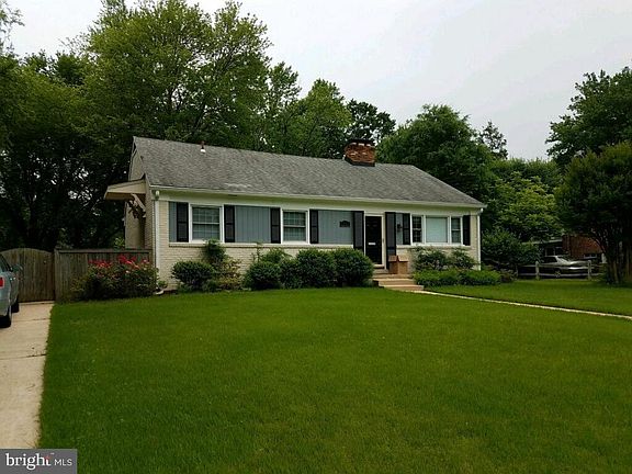 2nd image of 1701 Trenton Dr