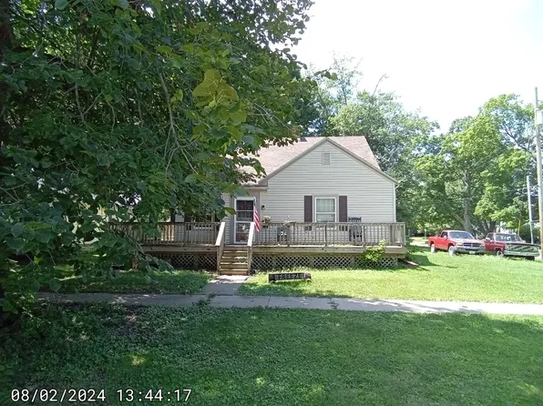 411 NW 4th Ave, Aledo, IL 61231