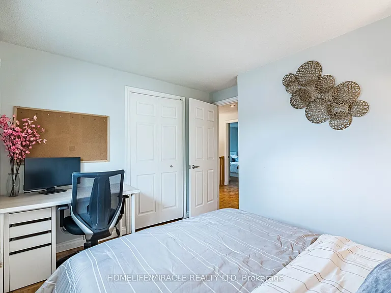 2335 Council Ring Rd — Photo 41