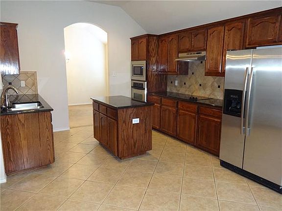 4th image of 1302 Linwood Ln