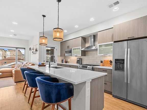 5th image of 3436 W 17th Ave