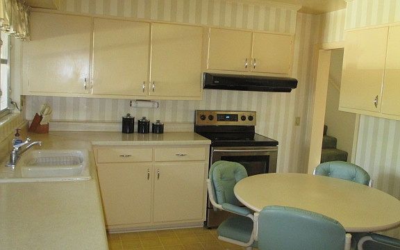 4th image of 3610 Westview Dr NE