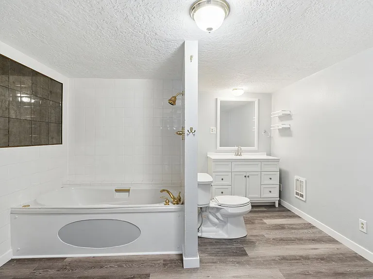 701 S Evergreen Rd — Photo 15