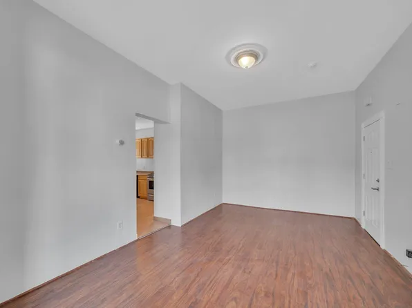 322 Webster Avenue image 8 of 15