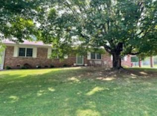 1207 Oakdell Ct, Johnson City, TN 37604