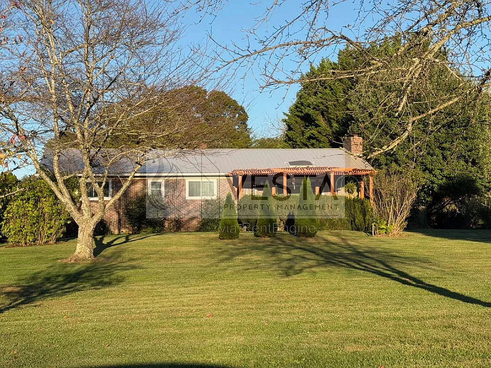 100 Shannondoah Dr