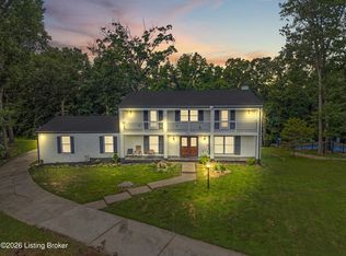 9108 Lakeridge Dr, Louisville, KY 40272