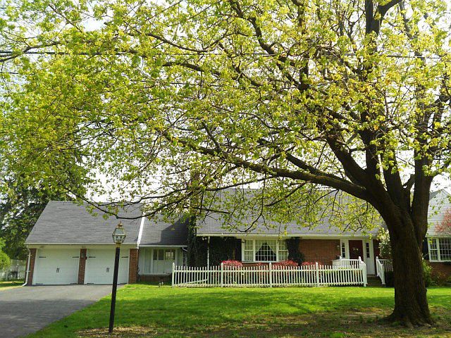 1st image of 806 Cambridge Ave