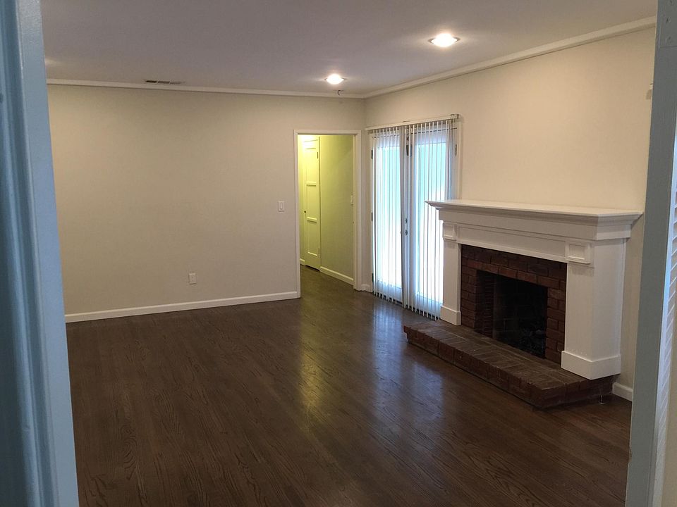 1st image of 1900 W Parkside Ave