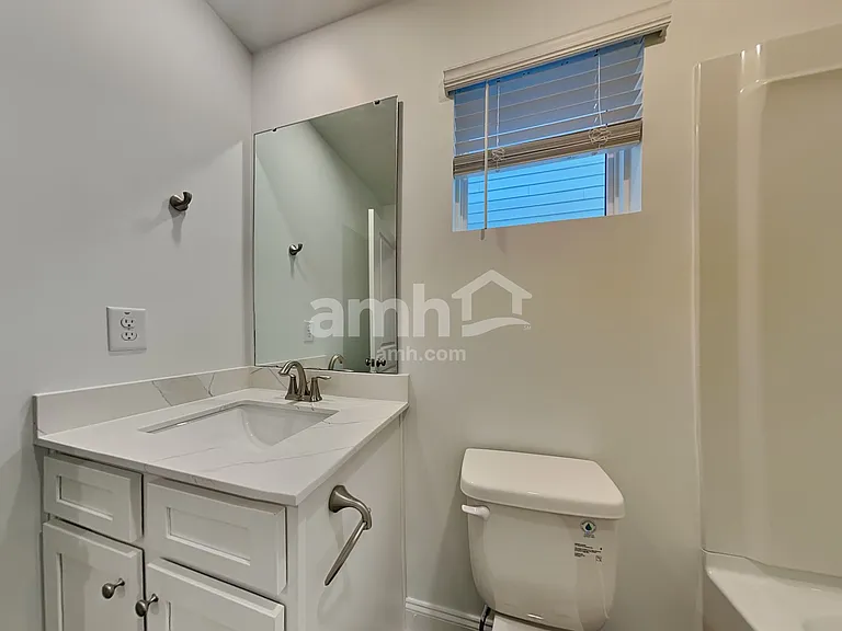 329 Armstrong Curv — Photo 13