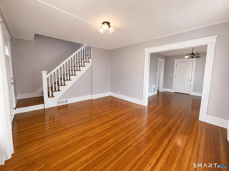 132 Clinton St — Photo 5