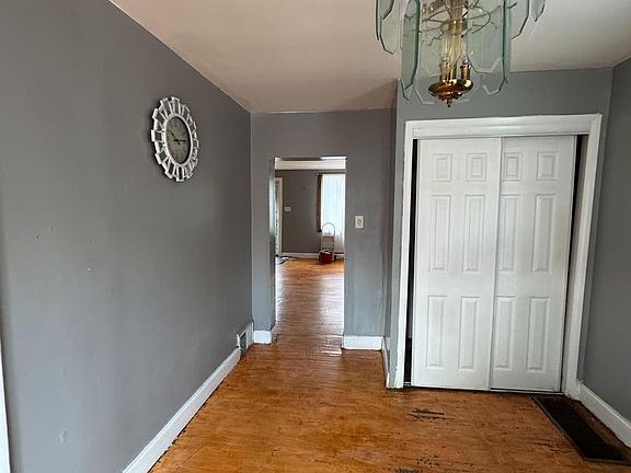 4th image of 7239 Montague St
