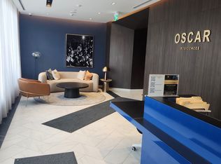 500 Dupont St #410, Toronto, ON M6G 1Y7