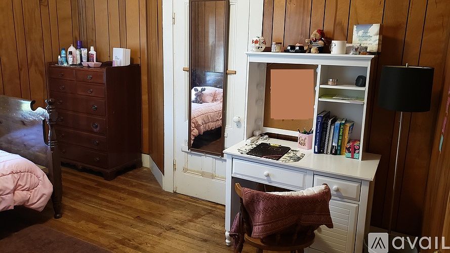 2nd image of 28 Wigglesworth St