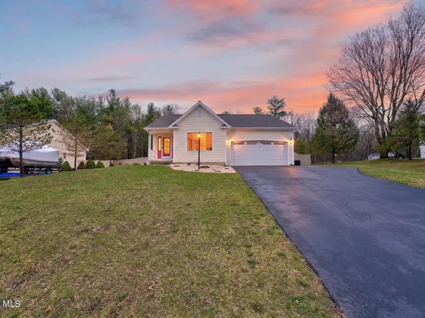 16 Glenview Drive, Scotia, NY 12302