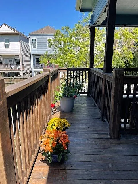 3 bed, 2.0 bath, 2050 sqft, $4,000 — Photo 3