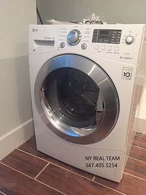 Rented by Real Team Brokerage | media 10