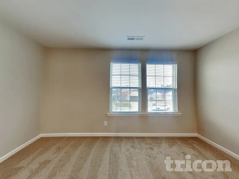 923 Avondale Dr — Photo 22