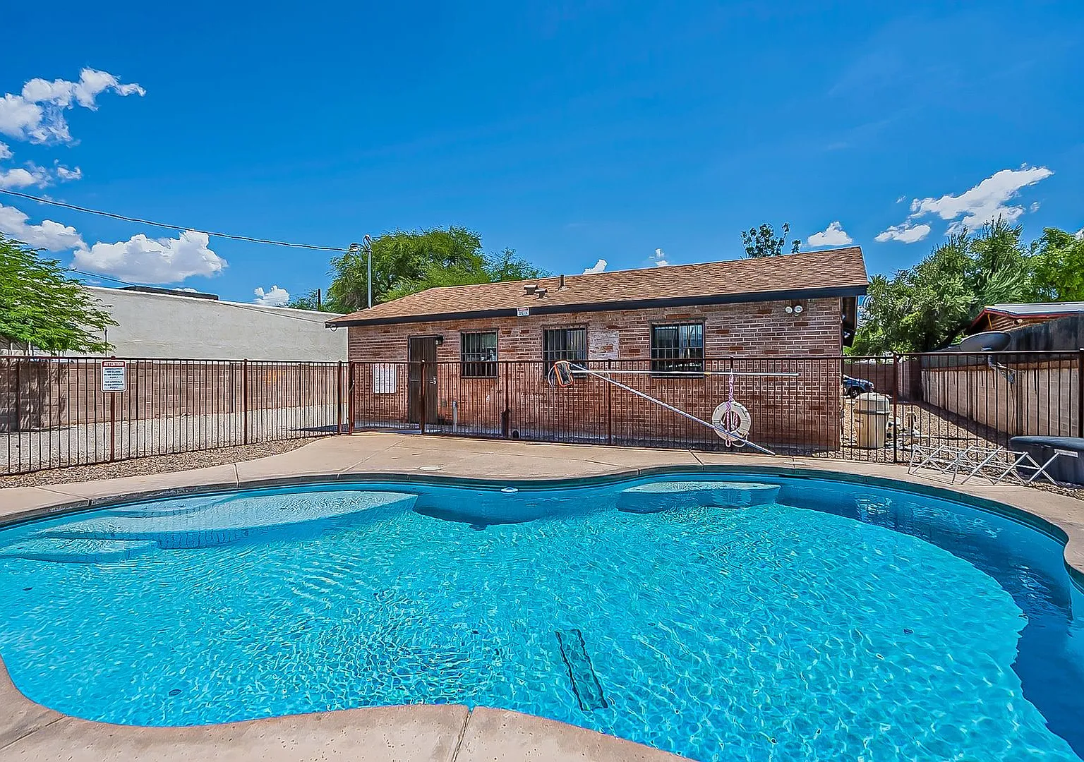 2237 E. Grant Rd. — Photo 1