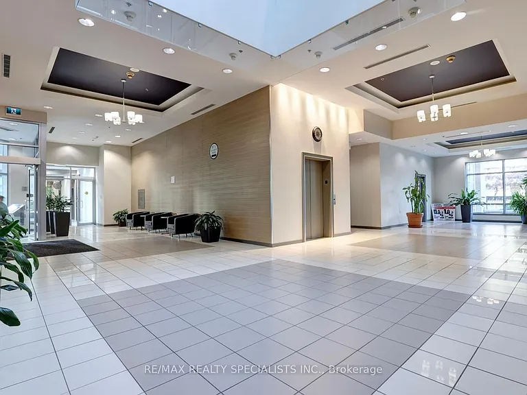 33 Elm Dr W #2108 — Photo 3