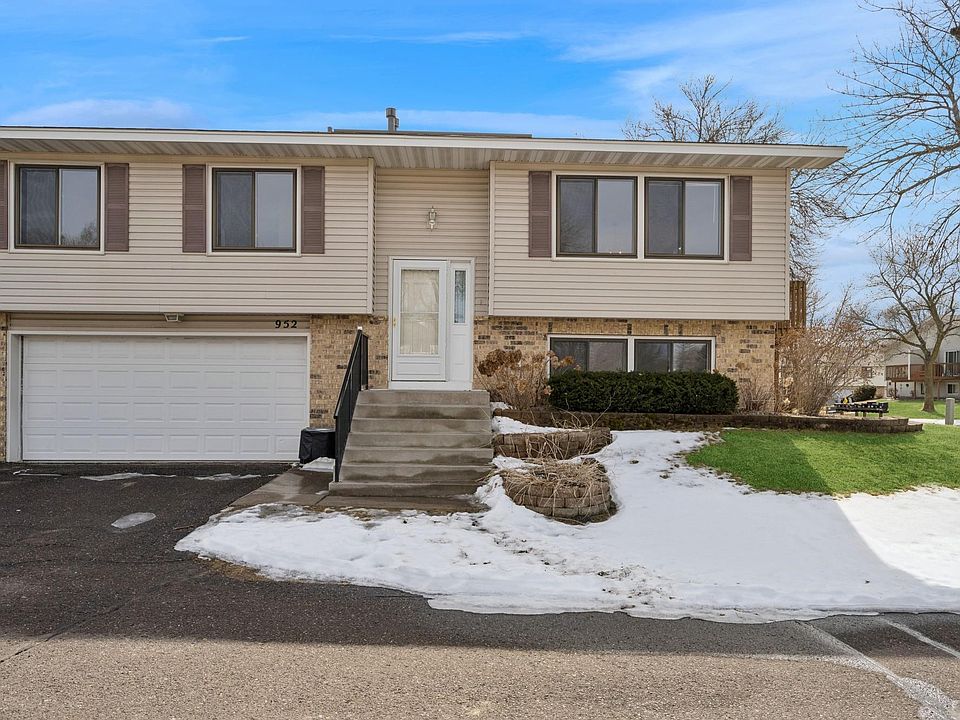 1st image of 952 Greenhaven Dr