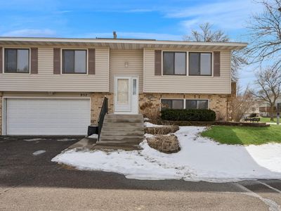 952 Greenhaven Dr, Vadnais Heights, MN, 55127