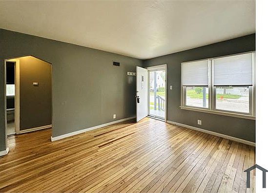 5th image of 20608 Avalon St