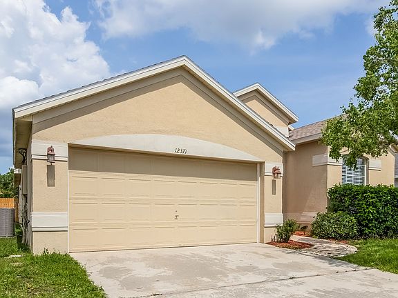 2nd image of 12371 Arlington Park Ln