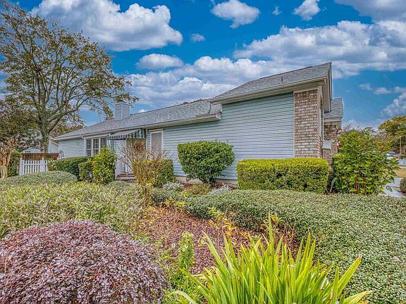 3rd image of 3515 Silvertree Ln