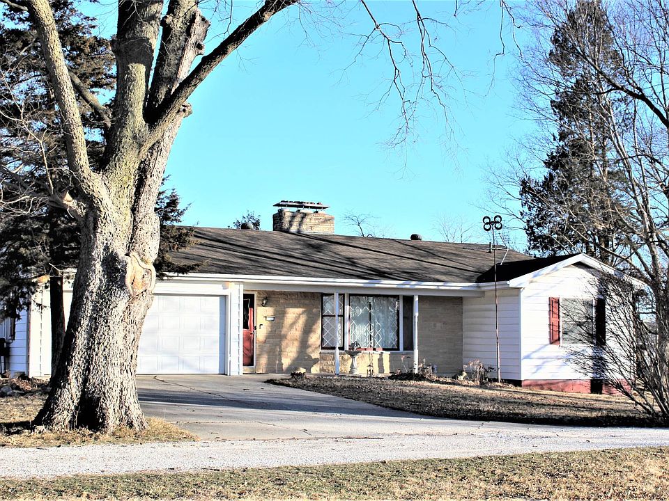1st image of 644 Loomis Ln
