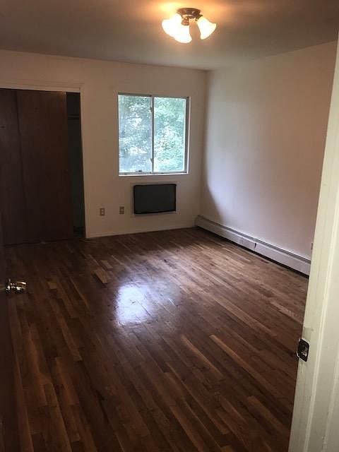 2nd image of 21022 Hollis Ave Fl 2nd