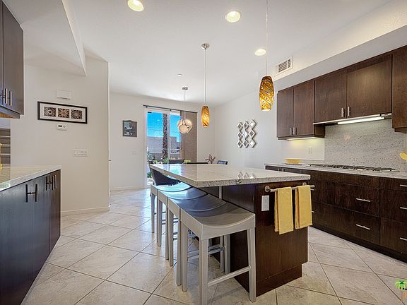 5th image of 601 Skylar Ln